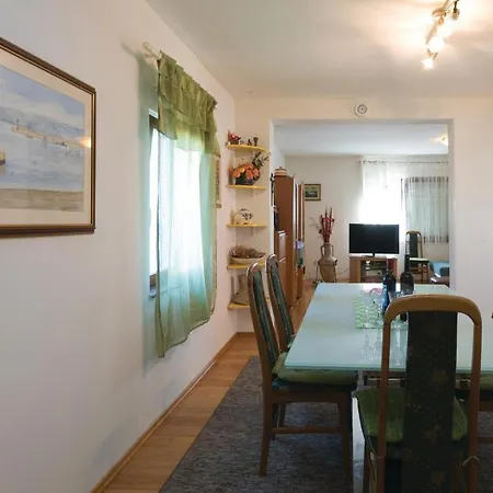 Amazing In W/ 2 Bedrooms * Ražanac